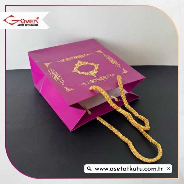 15.5x17x8 Mor Üzerine Gold Saray Desenli Karton Çanta