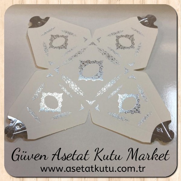 6.5x6.5x7 Beyaz Piramit Kutu (Gümüş Saray Desen)