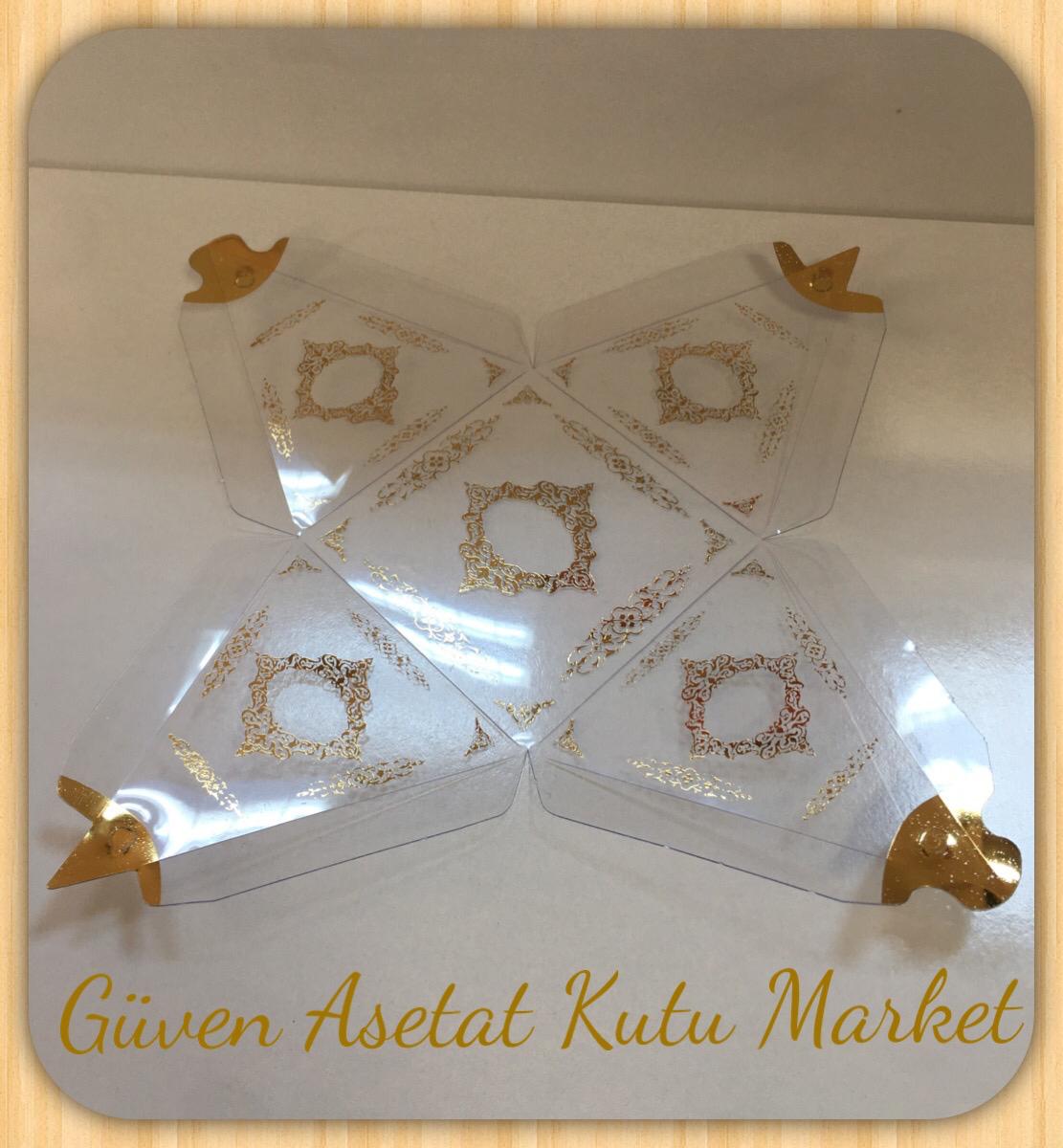 6.5x6.5x7 Şeffaf Piramit Kutu (Gold Saray Desen)